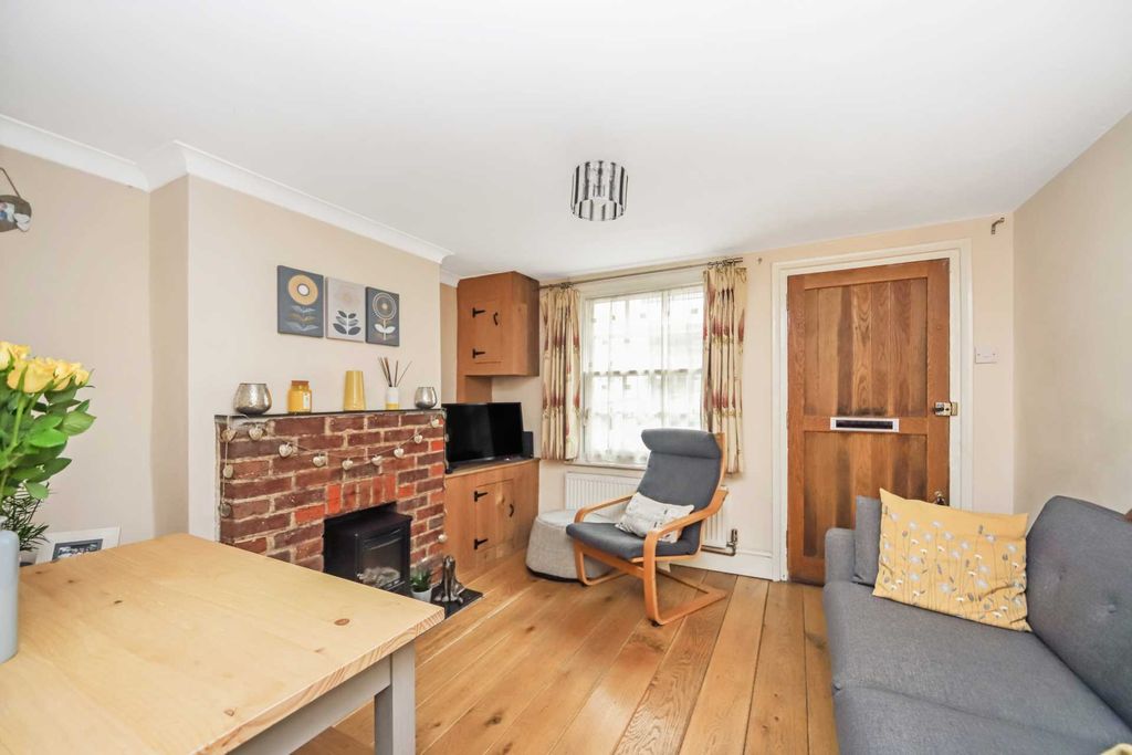 Property photo 3 of 10