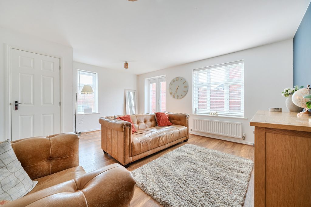 Property photo 2 of 11