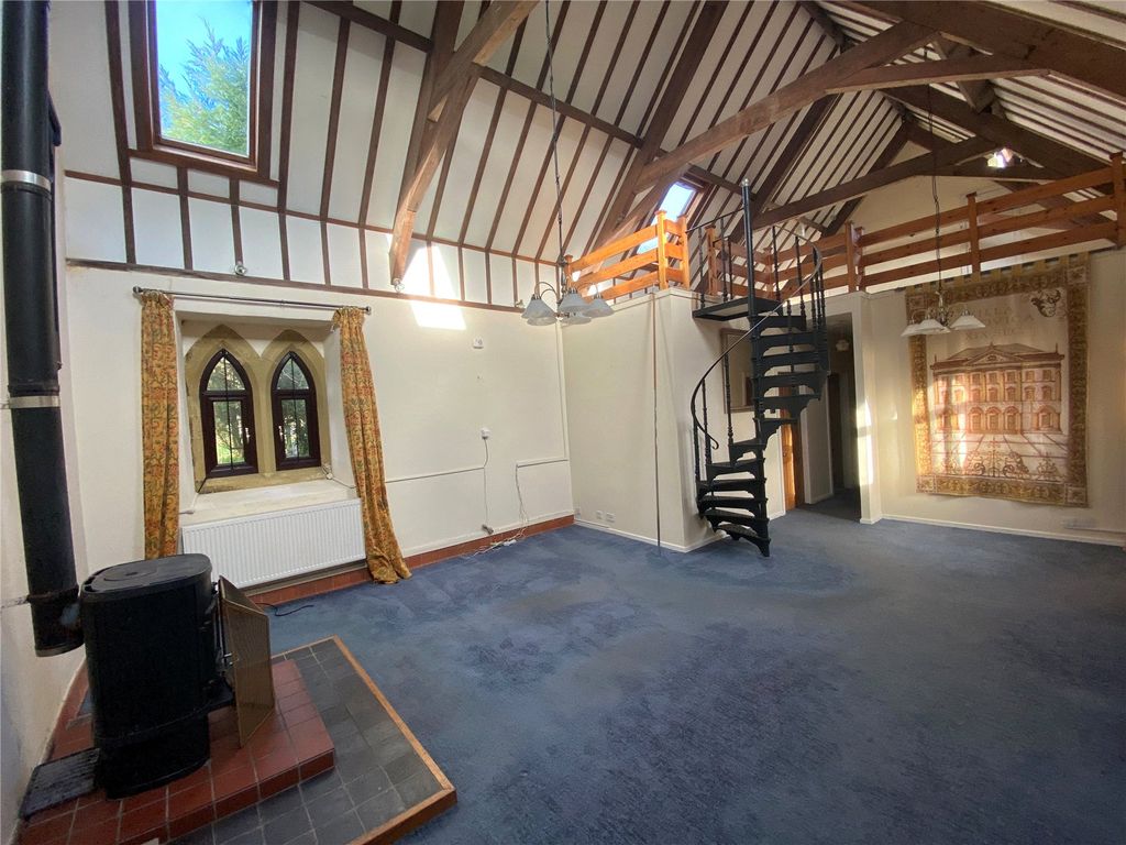 Property photo 2 of 17 Picture No. 12