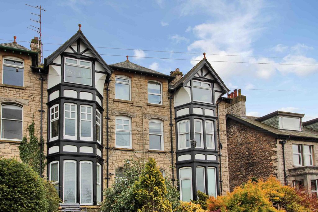 Property photo 1 of 25