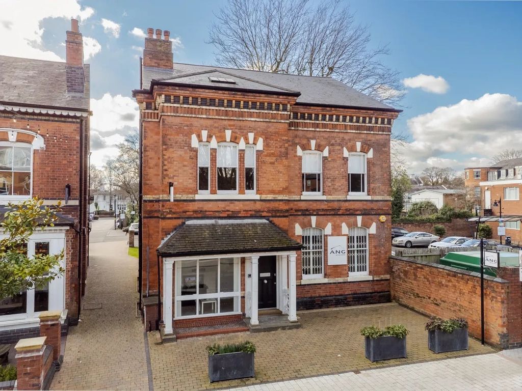 Property photo 1 of 9 9 Greenfield Crescent