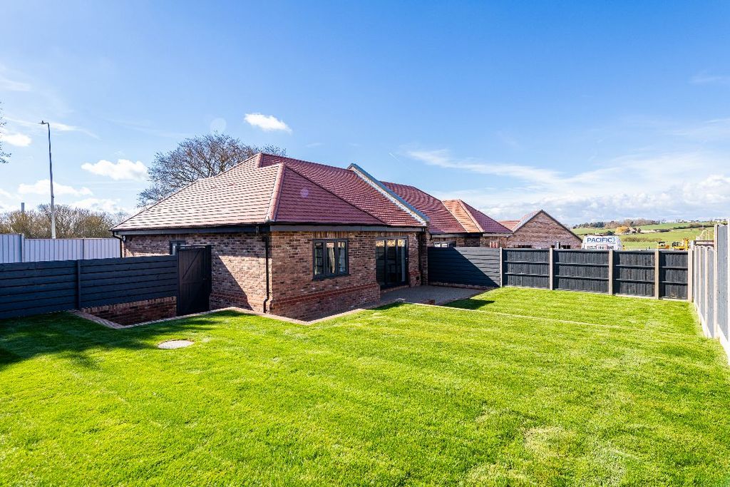 Property photo 1 of 30