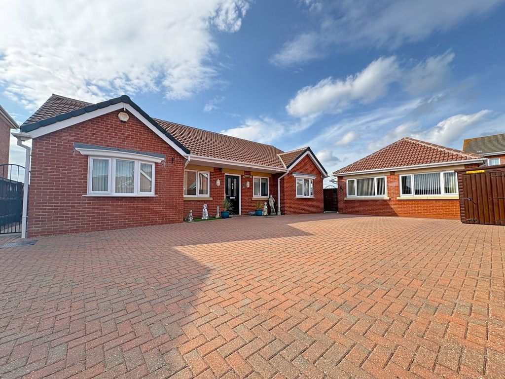 Property photo 1 of 36