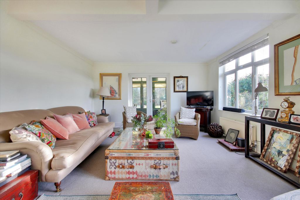 Property photo 2 of 20 Image