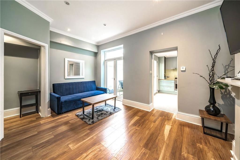 Property photo 2 of 8