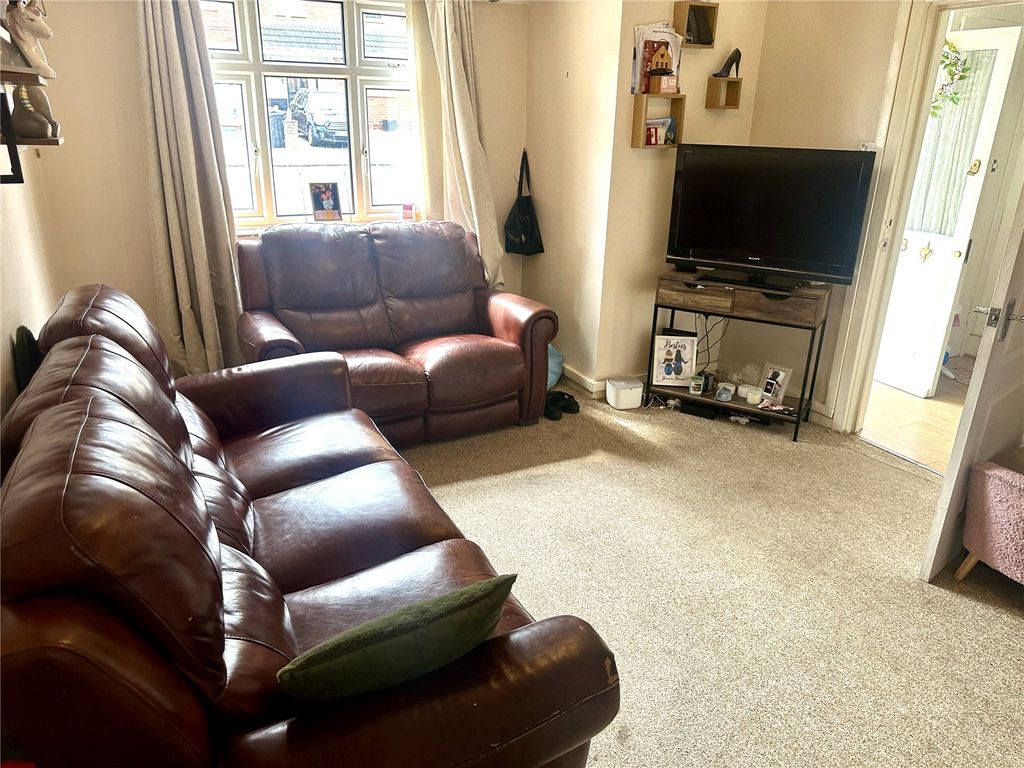 Property photo 2 of 14 Picture No. 11