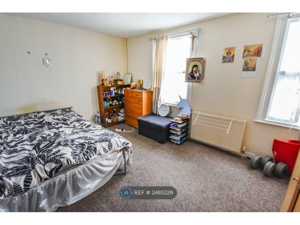 Property photo 1 of 5