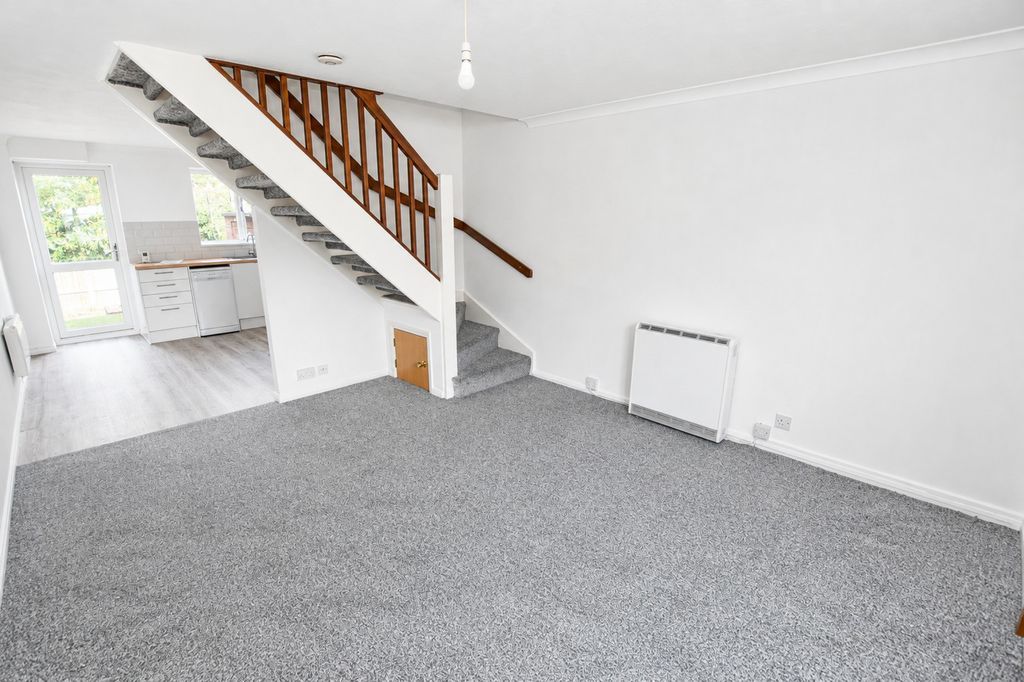 Property photo 3 of 11 Photo 6