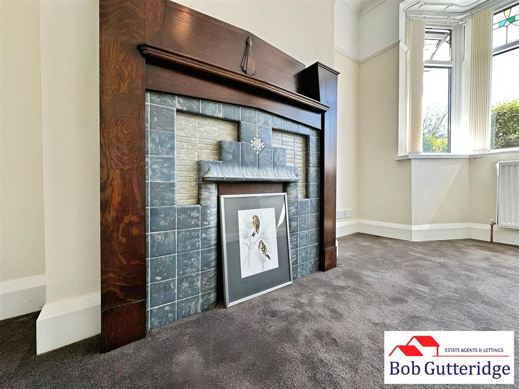 Property photo 3 of 17 Bay Fronted Lounge