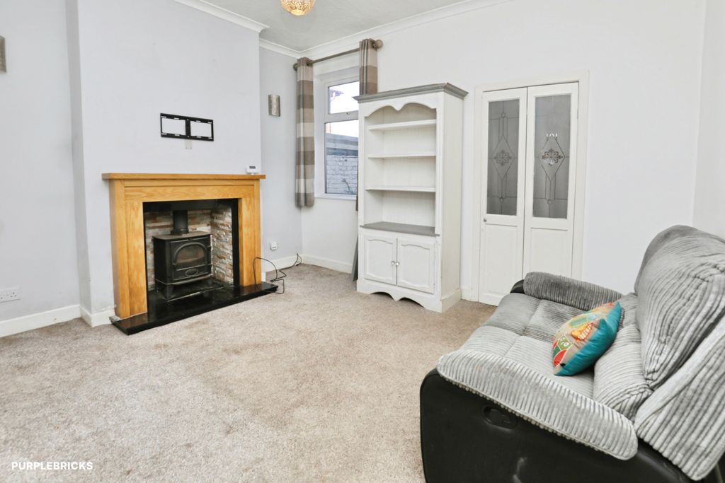 Property photo 3 of 40