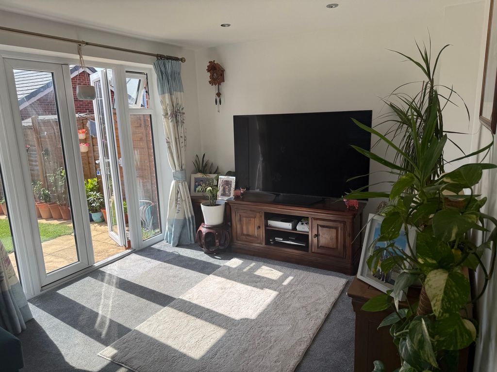 Property photo 2 of 9