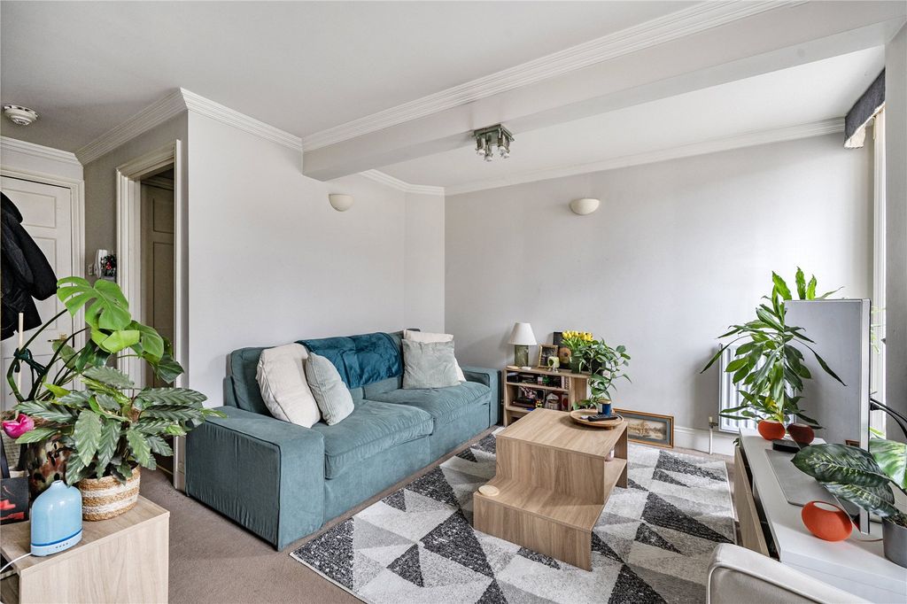 Property photo 2 of 9 Living Area