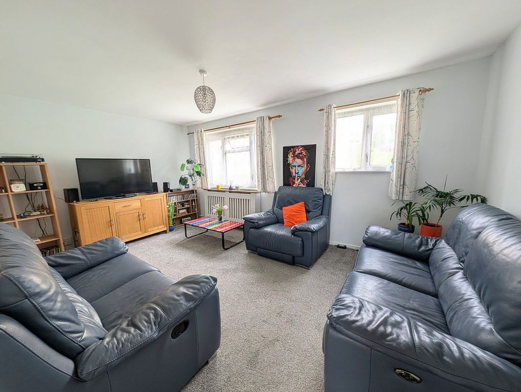 Property photo 2 of 7