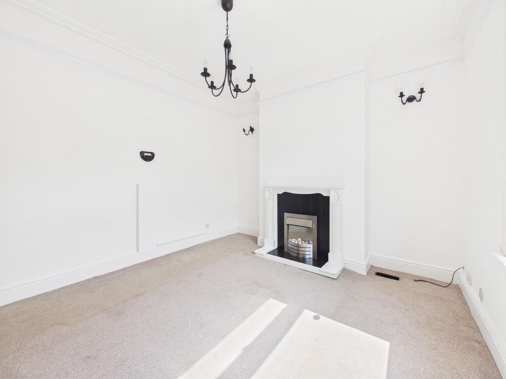 Property photo 3 of 13 Cam04899G0-Pr0360-Still002.Jpg