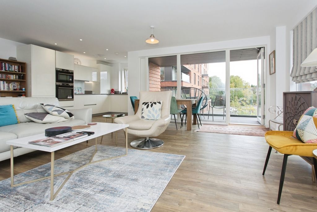 Property photo 2 of 17 Photo