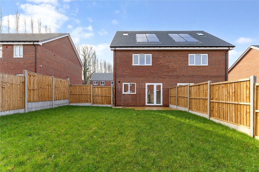 Property photo 3 of 11 Garden