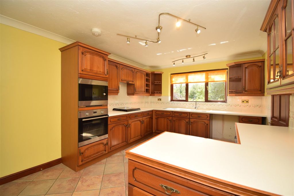 Property photo 3 of 25