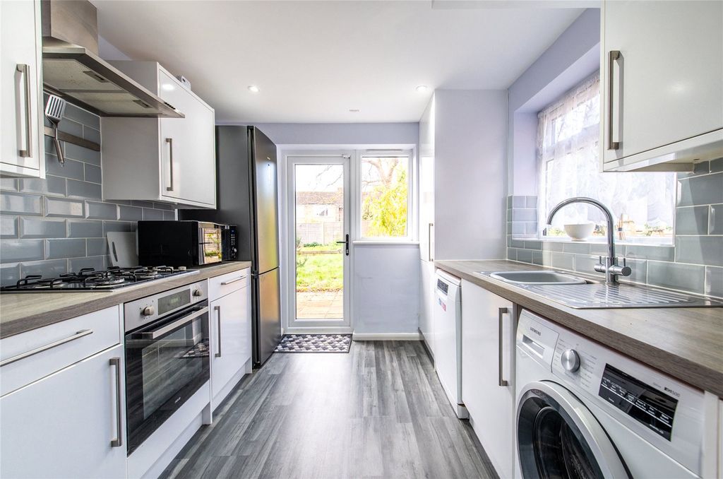 Property photo 3 of 28 Picture No. 06