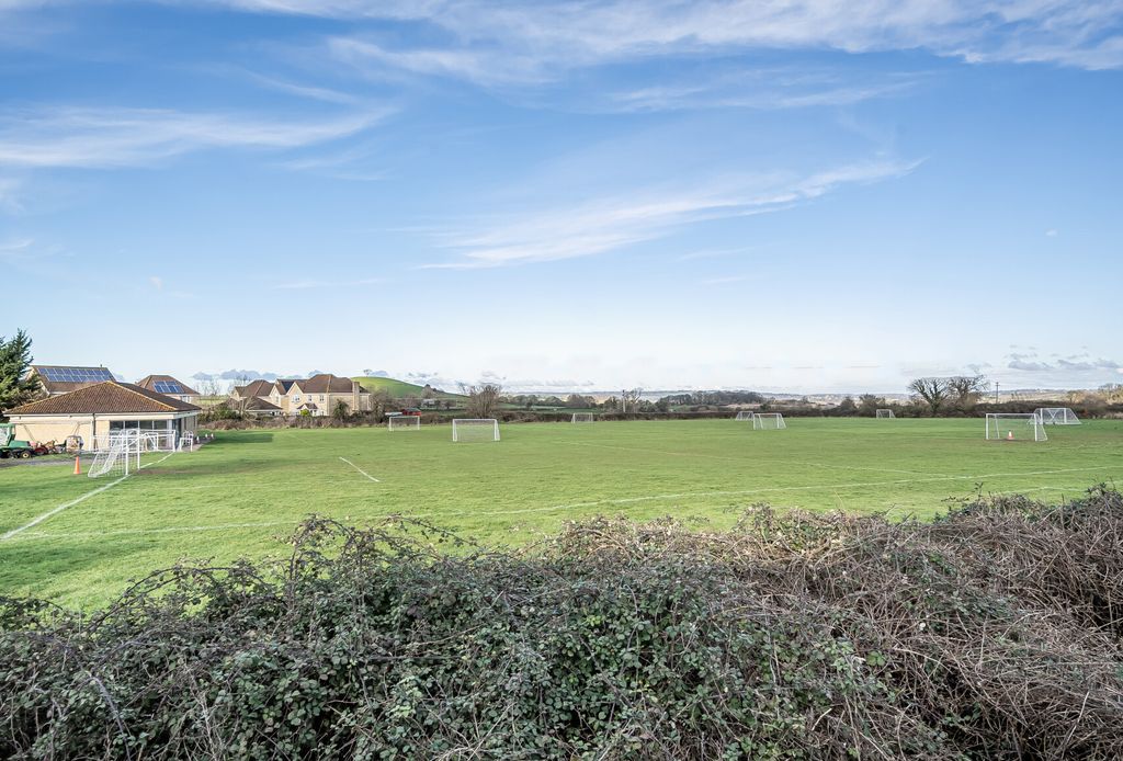 Property photo 3 of 33 1409350-6-6983834...