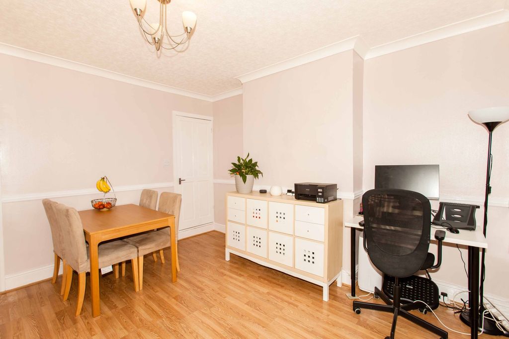 Property photo 2 of 22