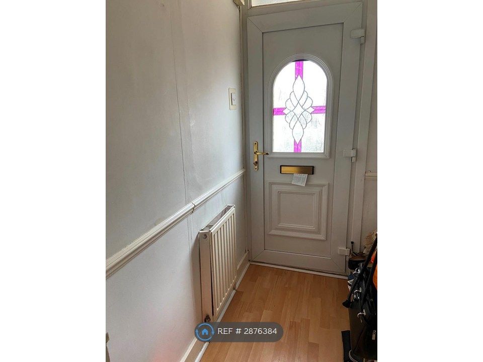 Property photo 3 of 10 Hallway