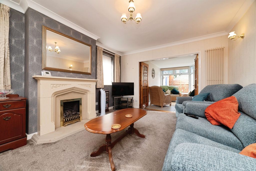 Property photo 2 of 14