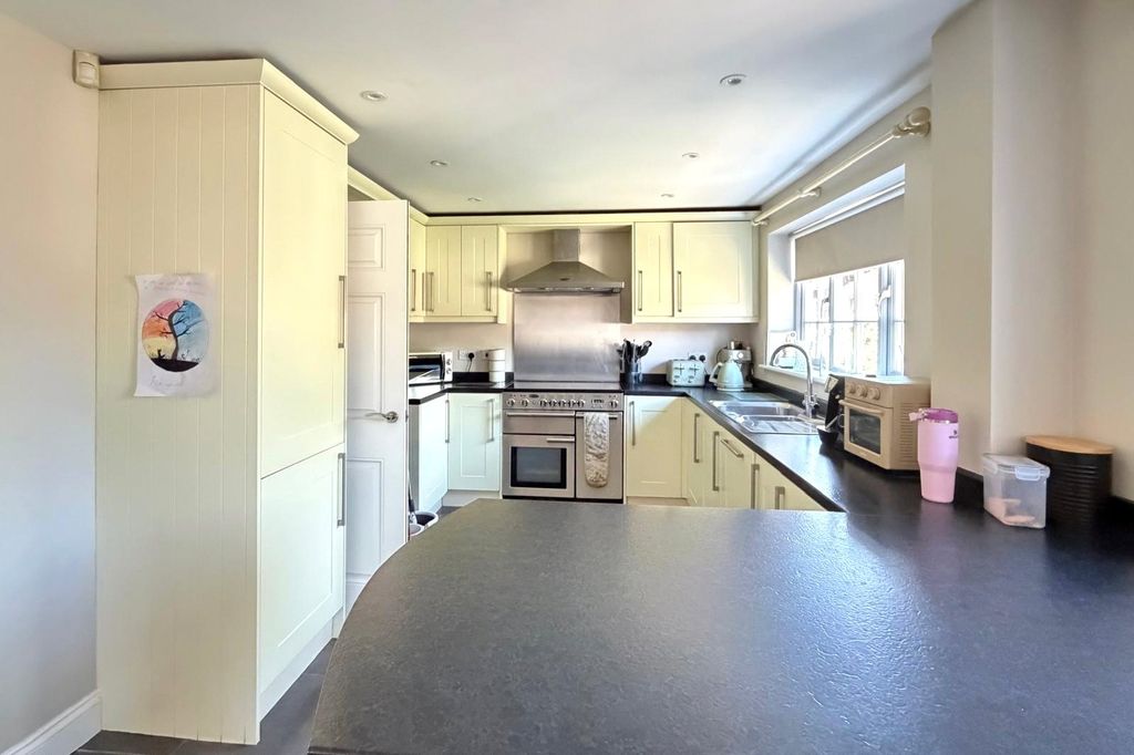 Property photo 2 of 17 Picture No. 06