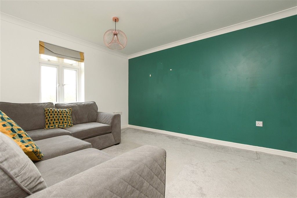 Property photo 3 of 19 Lounge/Dining Room