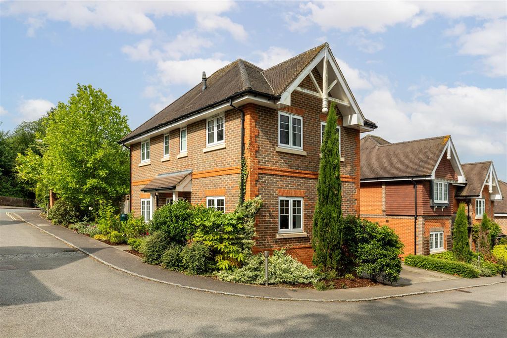 Property photo 1 of 30