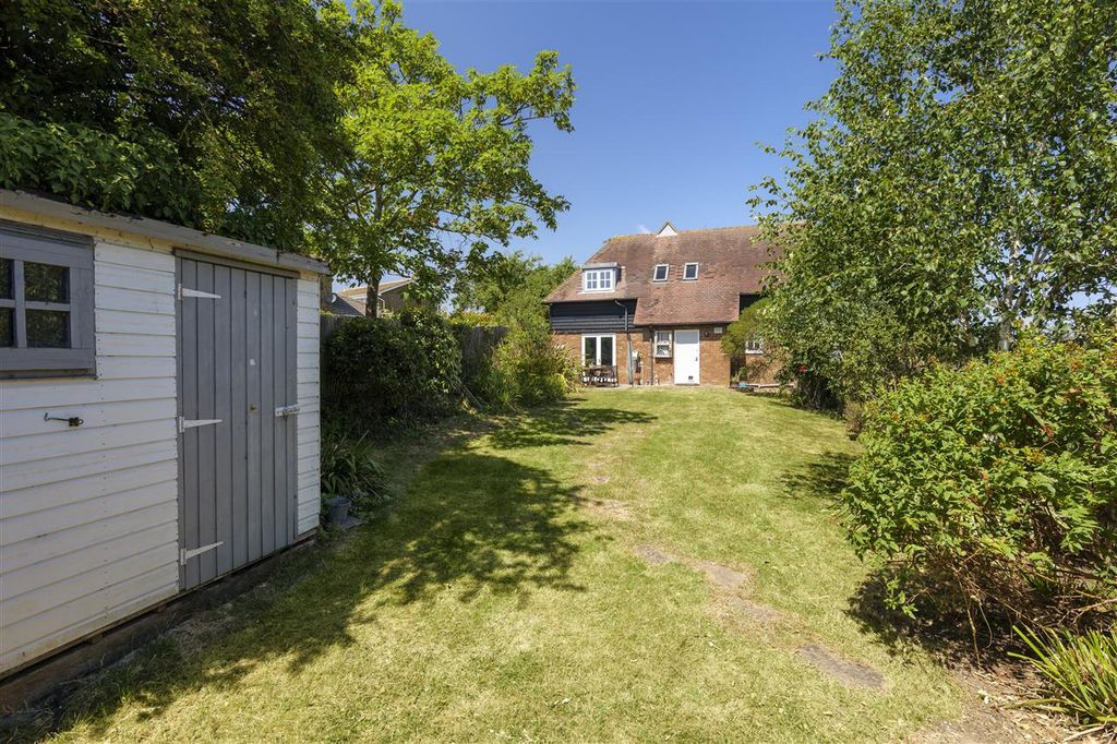 Property photo 2 of 33