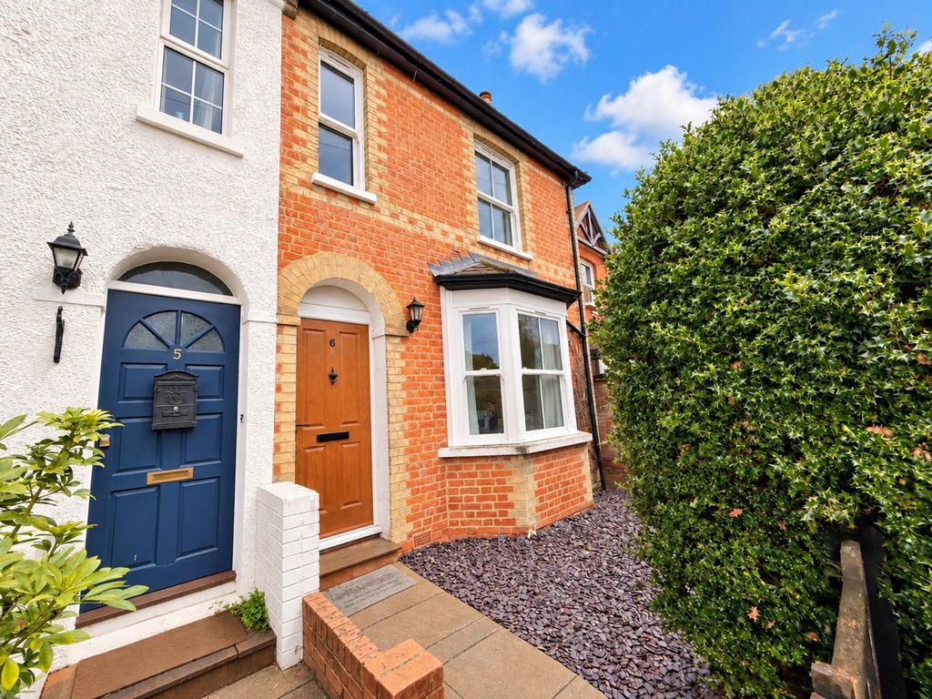 Property photo 1 of 11