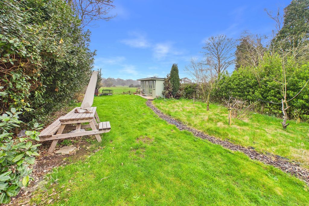 Property photo 3 of 28