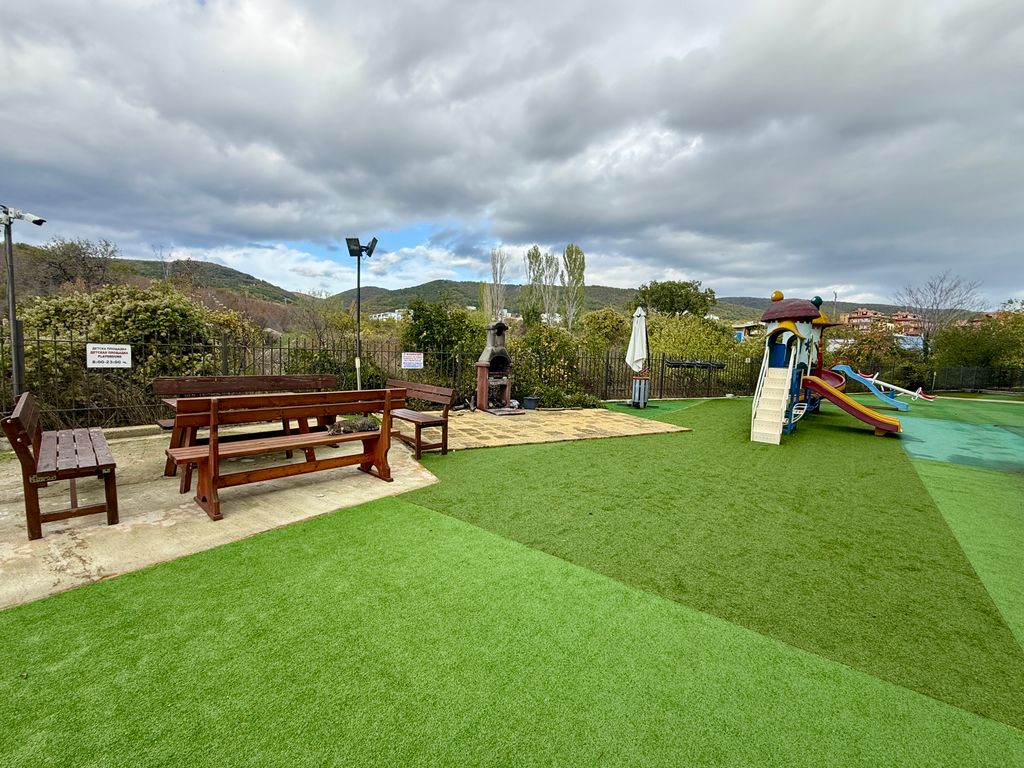 Property photo 3 of 24