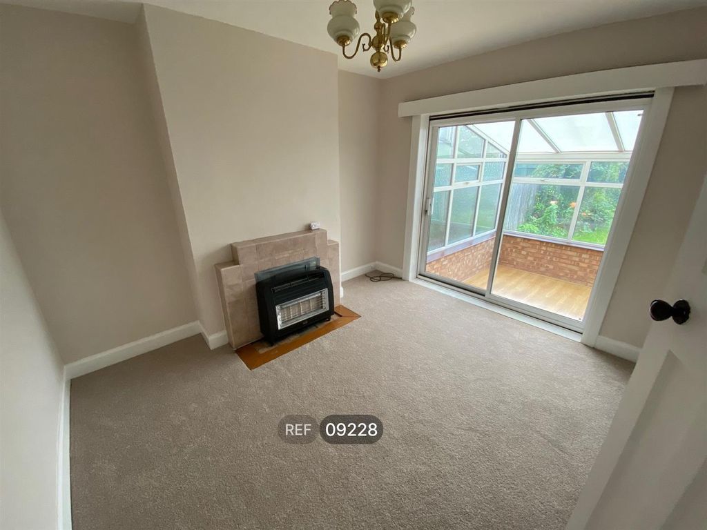 Property photo 3 of 10 Dining Room