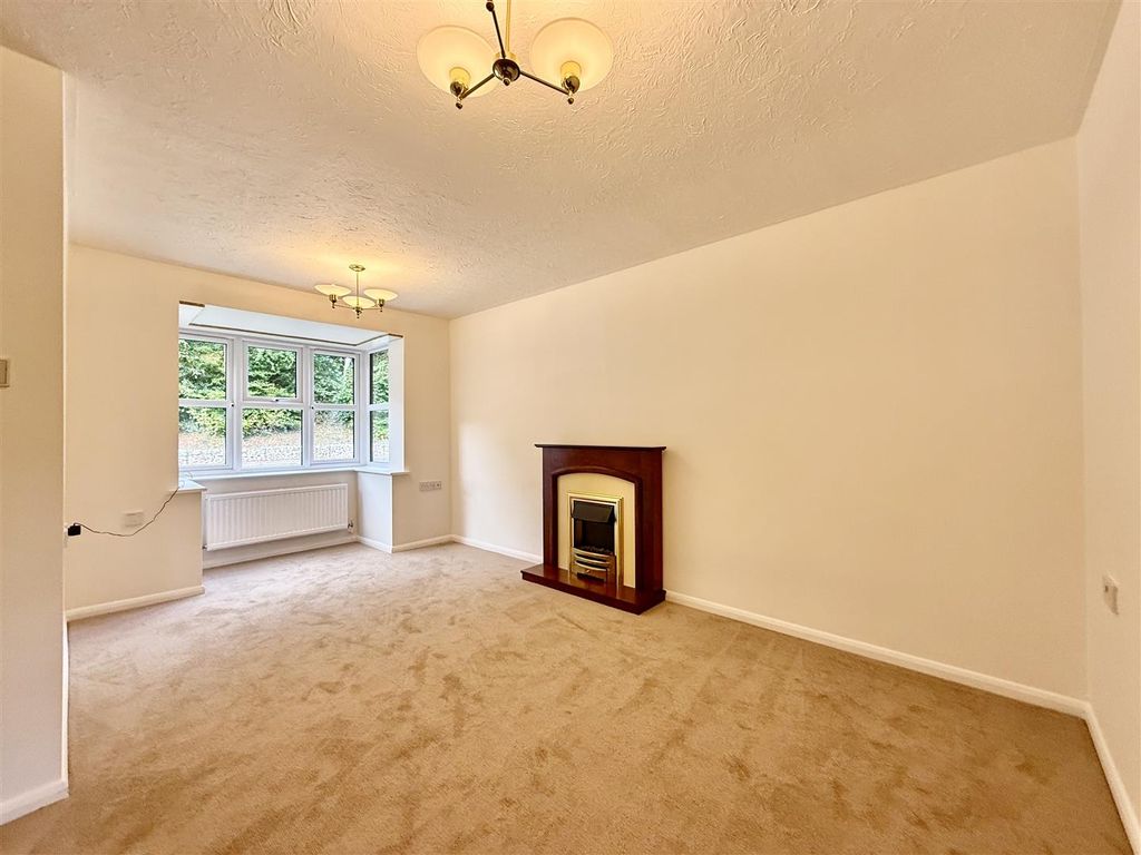 Property photo 3 of 10 3