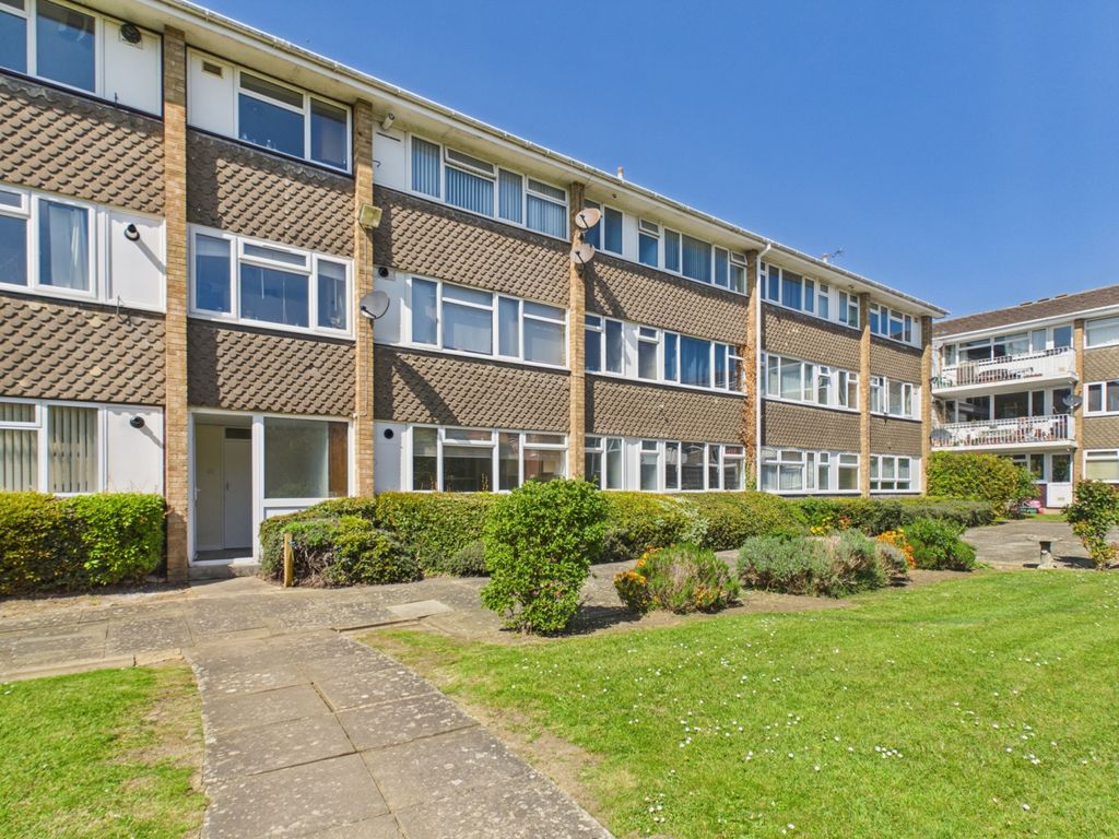 Property photo 1 of 9 Cam01791G0-Pr0228-Still022