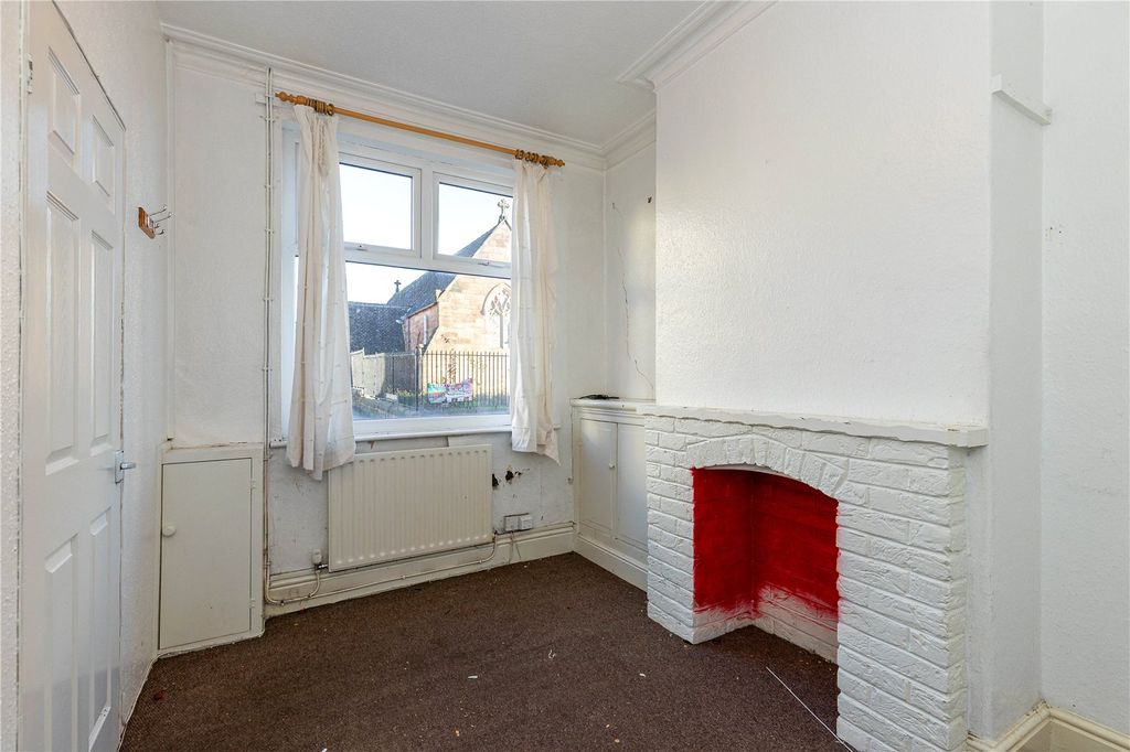 Property photo 3 of 8 Living Room