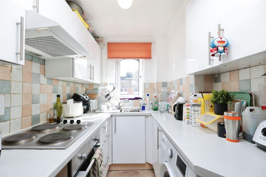 Property photo 3 of 18