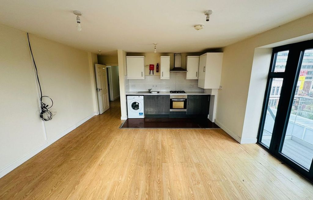 Property photo 2 of 8