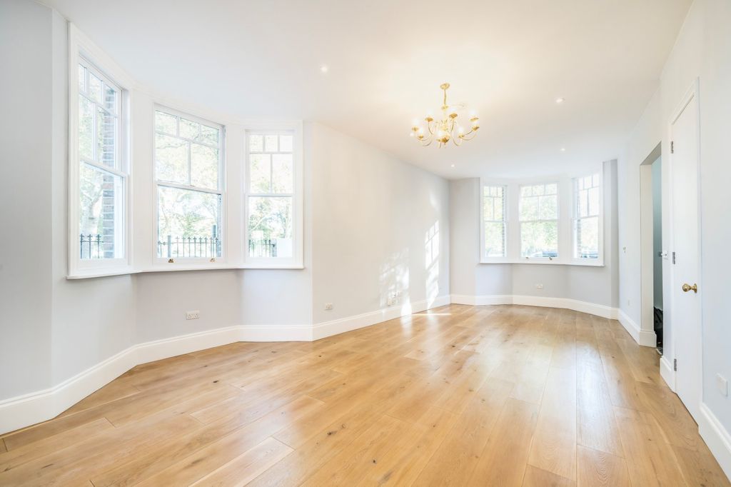 Property photo 3 of 15 Reception