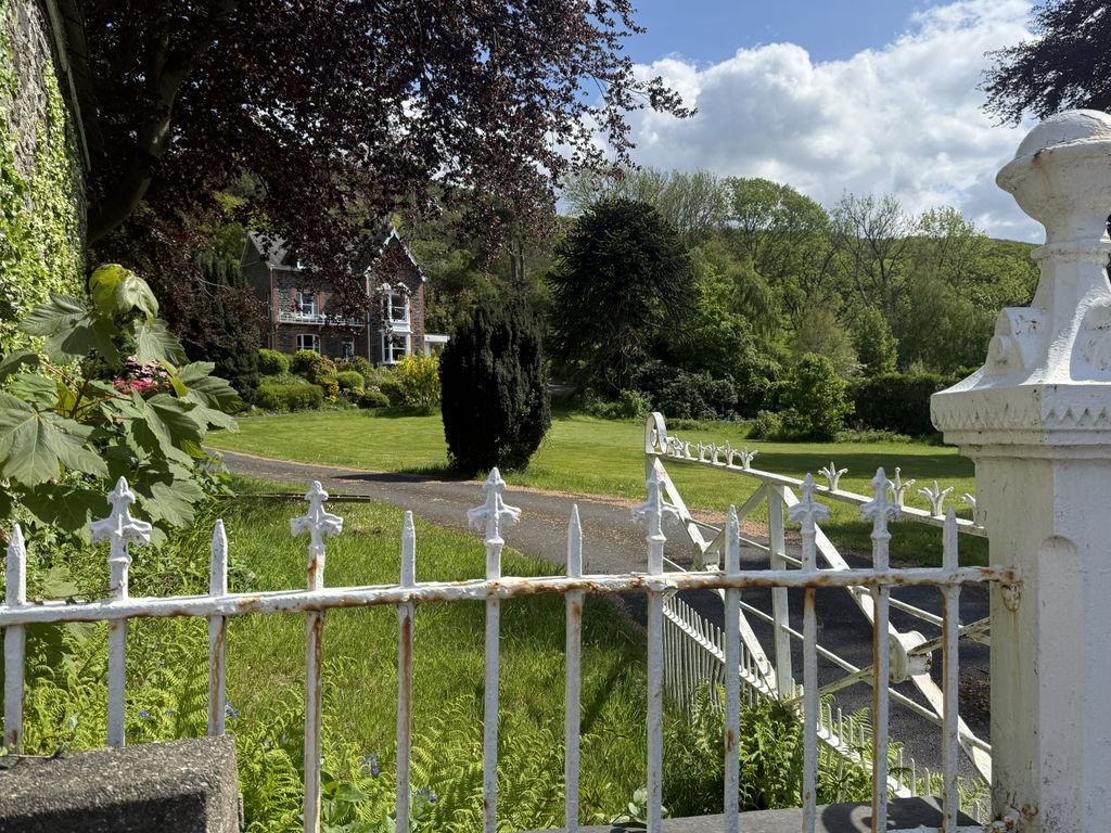 Property photo 1 of 21