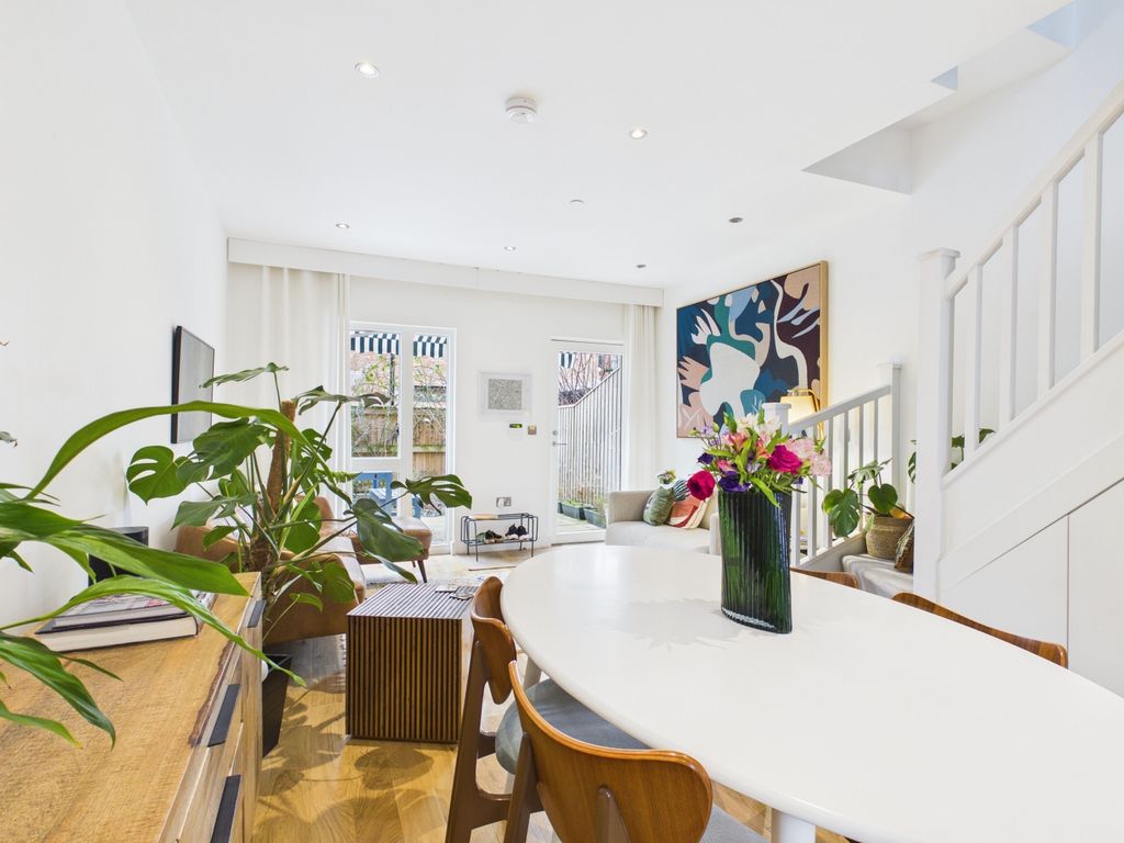Property photo 2 of 12 Ewemove - 41 Cleminson Street