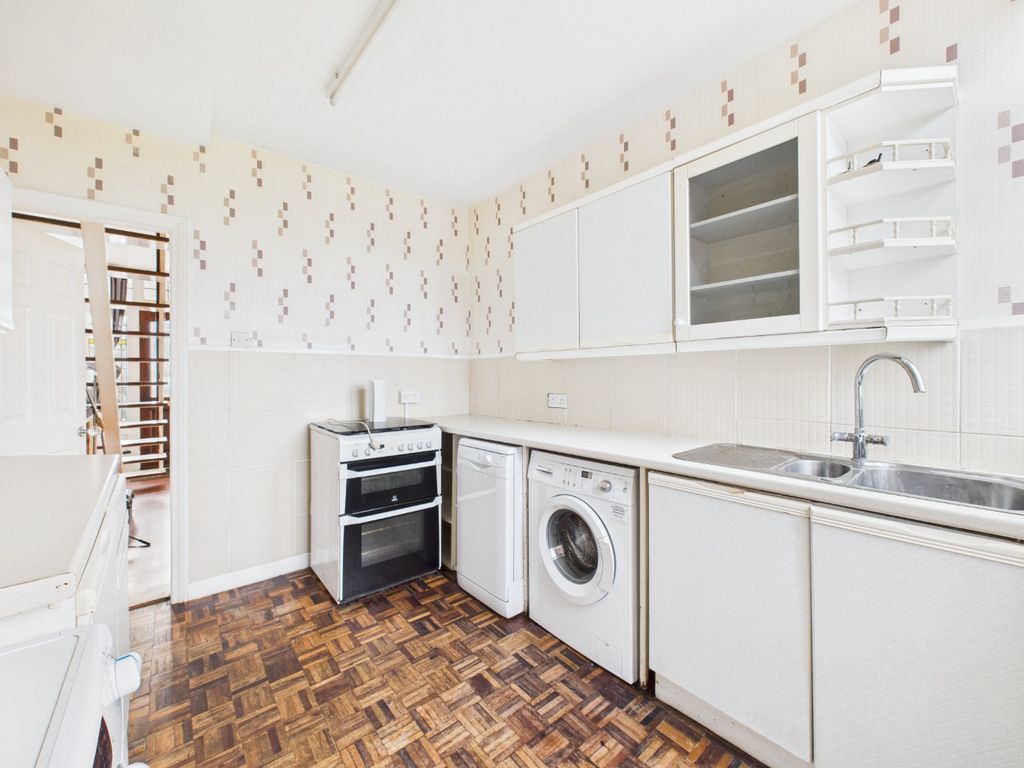 Property photo 2 of 16 4600554