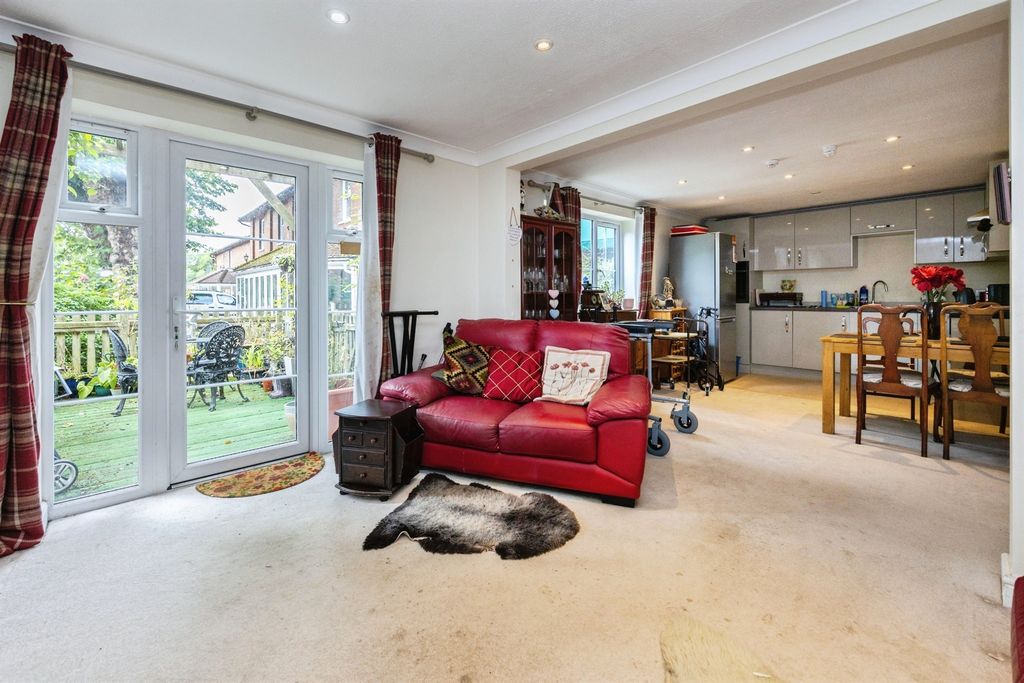 Property photo 3 of 17