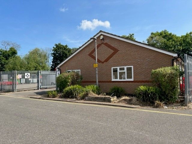 Property photo 2 of 2 Warehouse Unit And Office Building To Let / To Rent In Stevenage Hertfordshire