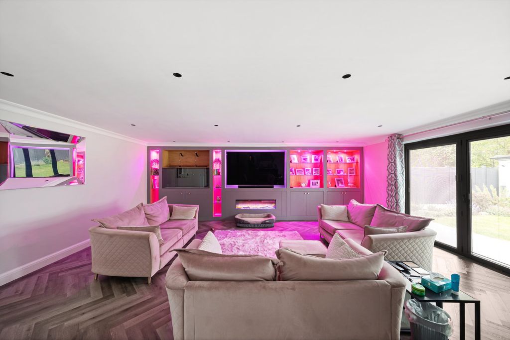 Property photo 1 of 54
