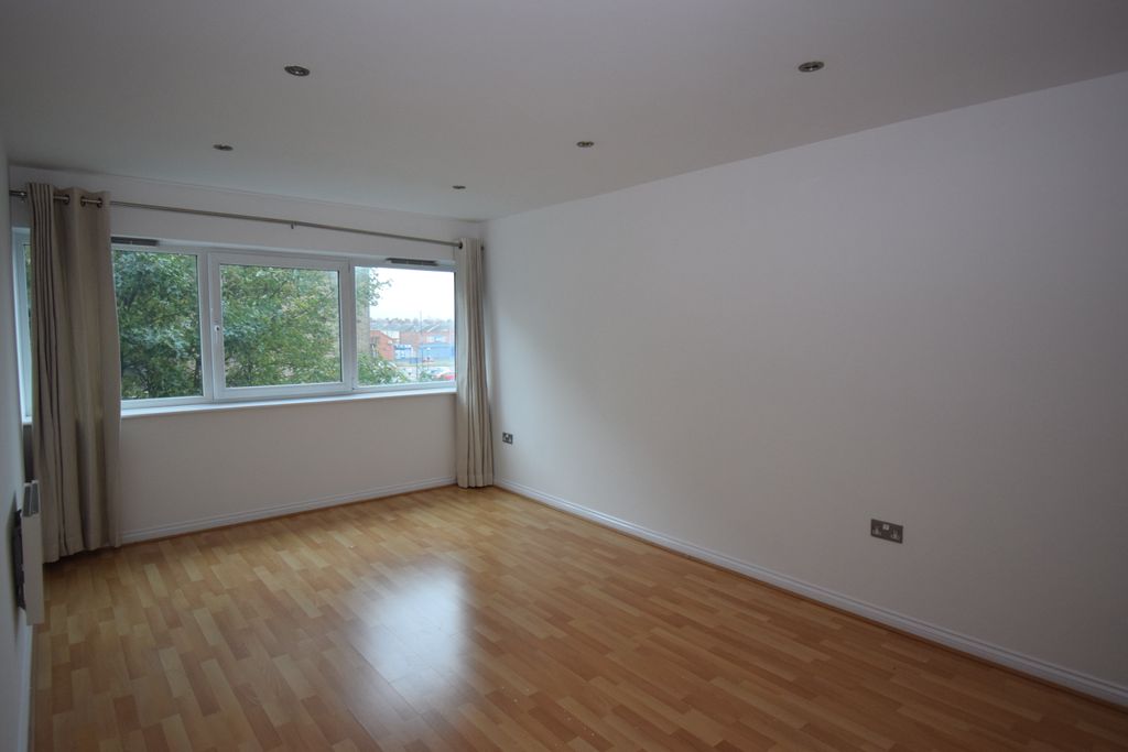 2 bed flat for saleDouglas Street, Middlesbrough TS4 photo 4