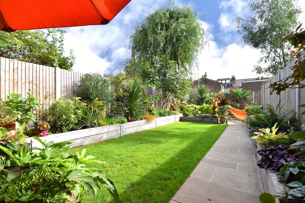 Property photo 2 of 30