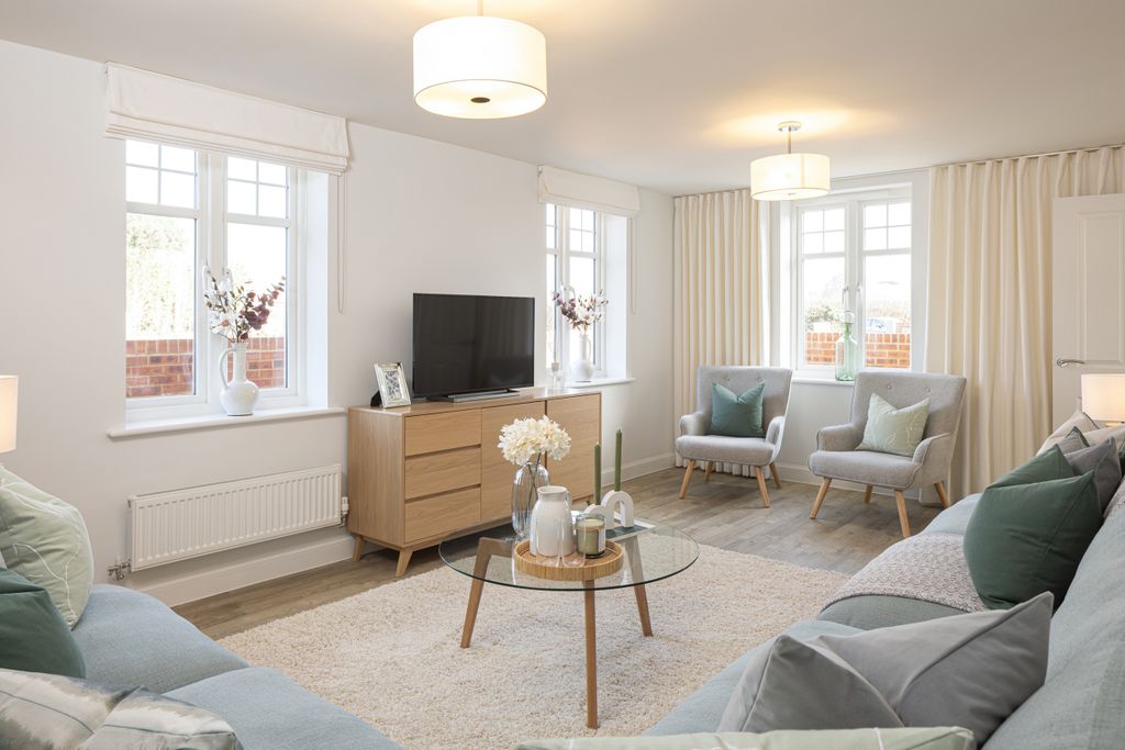 Property photo 2 of 8 Lounge In A 3 Bed Hollinwood