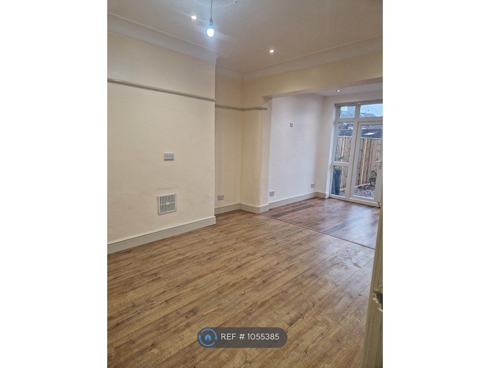 Property photo 3 of 34